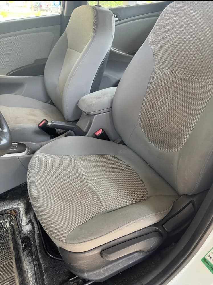 Seat before and after shampooing result